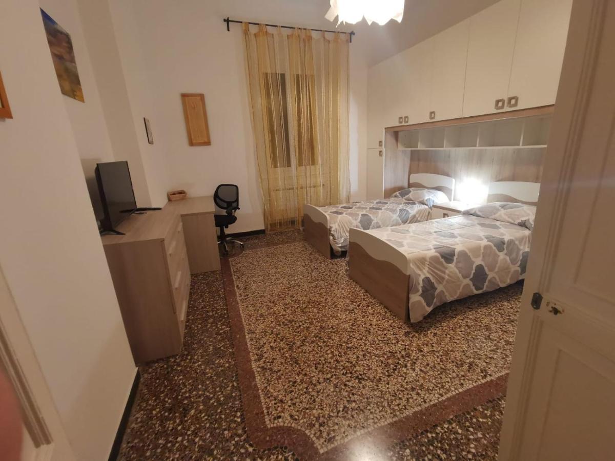 Wow Home - 175 Mq - Posteggio Privato - Davanti Porto Traghetti - Fino A 10 Posti Letto Génova Exterior foto