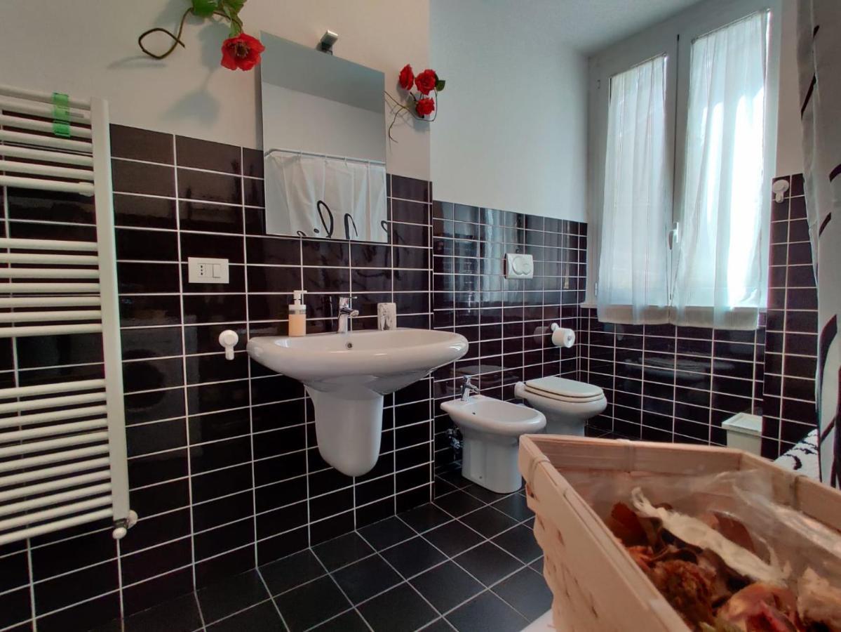 Wow Home - 175 Mq - Posteggio Privato - Davanti Porto Traghetti - Fino A 10 Posti Letto Génova Exterior foto