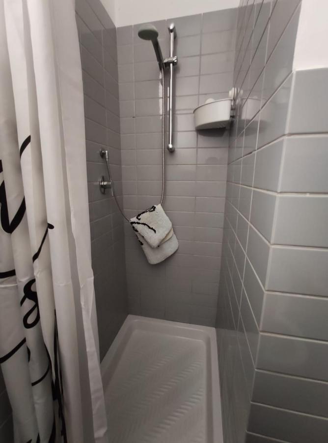 Wow Home - 175 Mq - Posteggio Privato - Davanti Porto Traghetti - Fino A 10 Posti Letto Génova Exterior foto