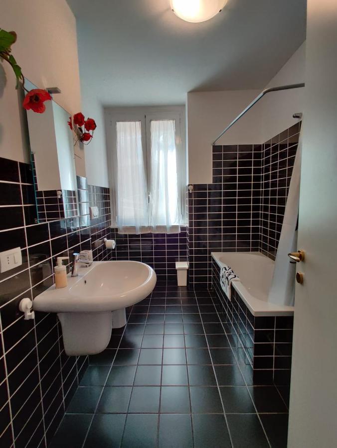 Wow Home - 175 Mq - Posteggio Privato - Davanti Porto Traghetti - Fino A 10 Posti Letto Génova Exterior foto